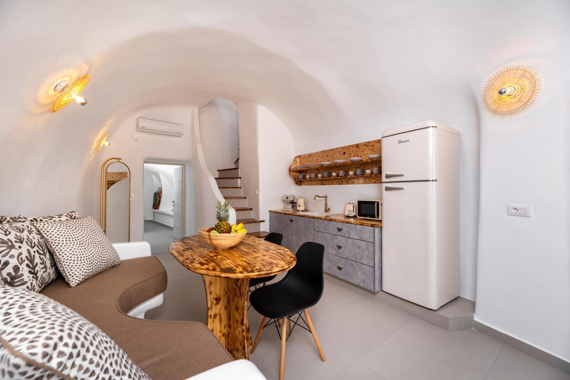 Deep Cave Suites Kontochori Fira  Exterior photo