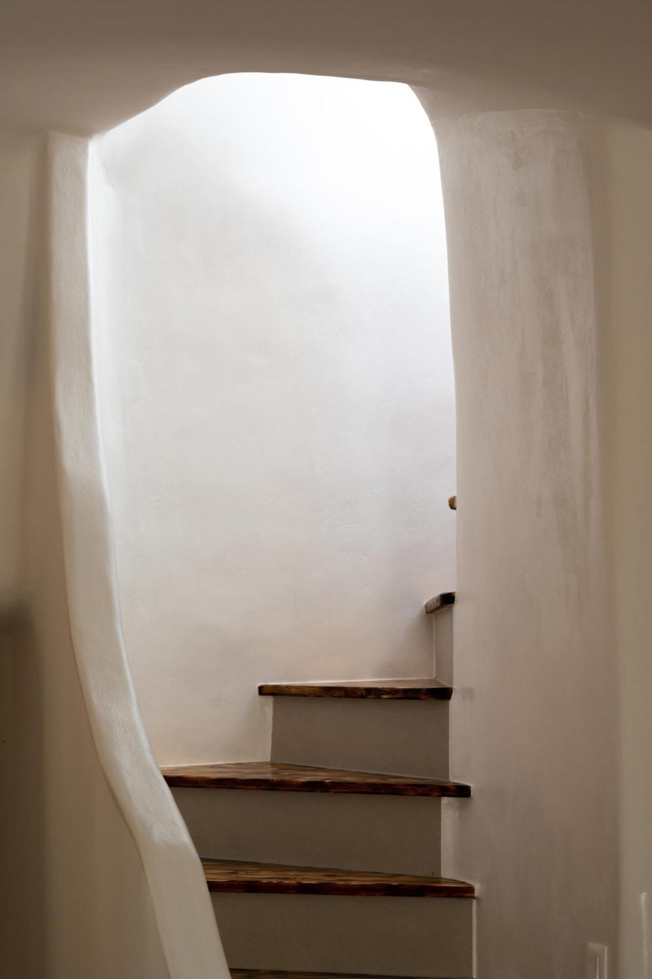 Deep Cave Suites Kontochori Fira  Exterior photo