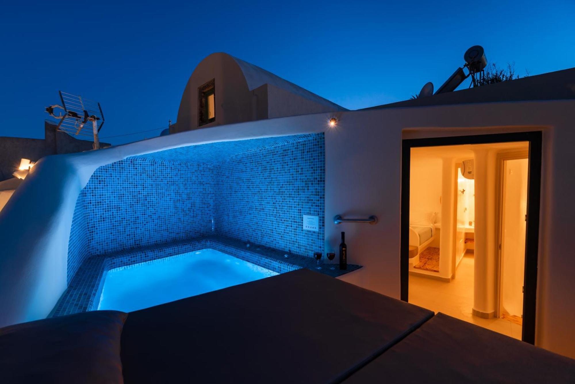 Deep Cave Suites Kontochori Fira  Exterior photo