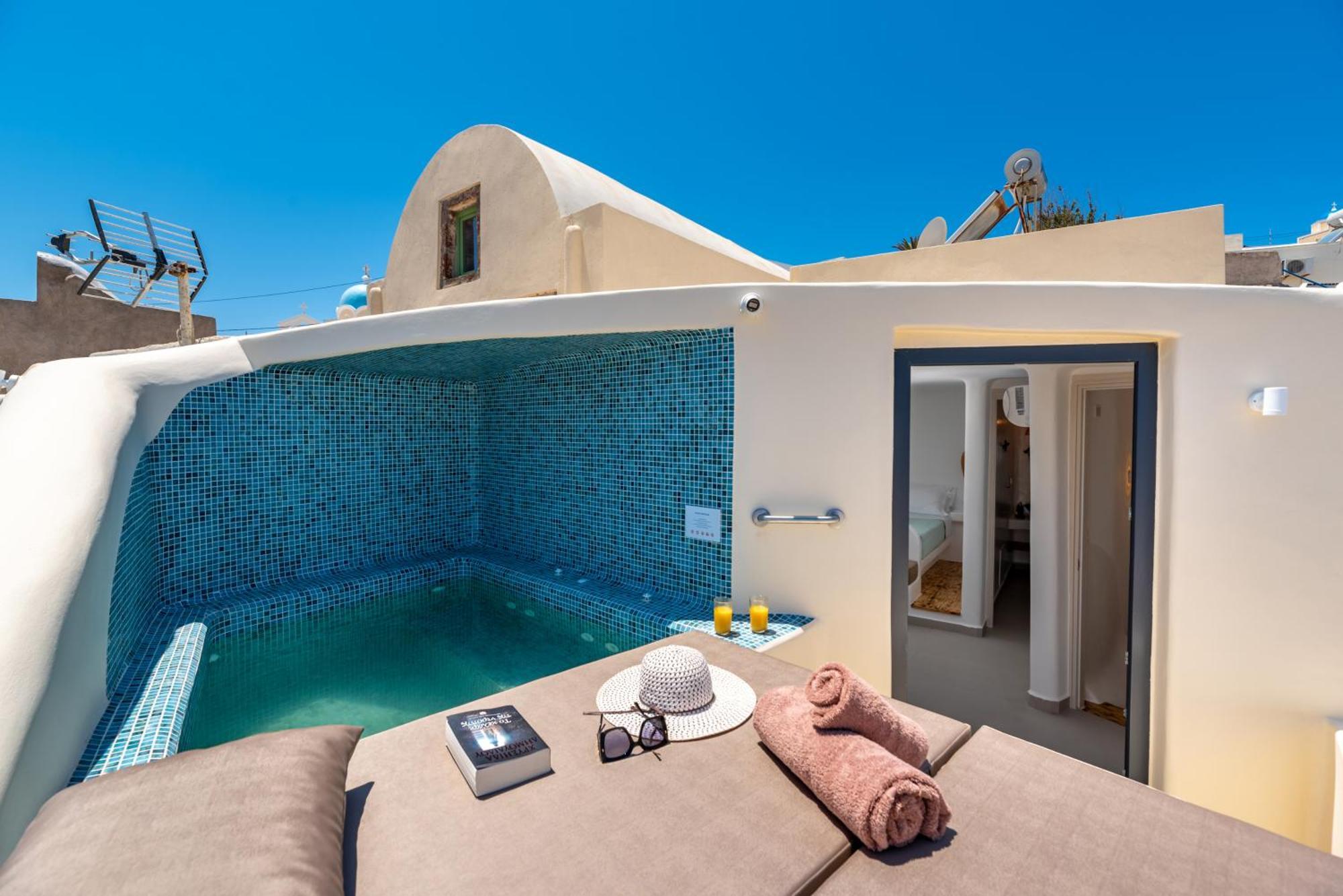 Deep Cave Suites Kontochori Fira  Exterior photo